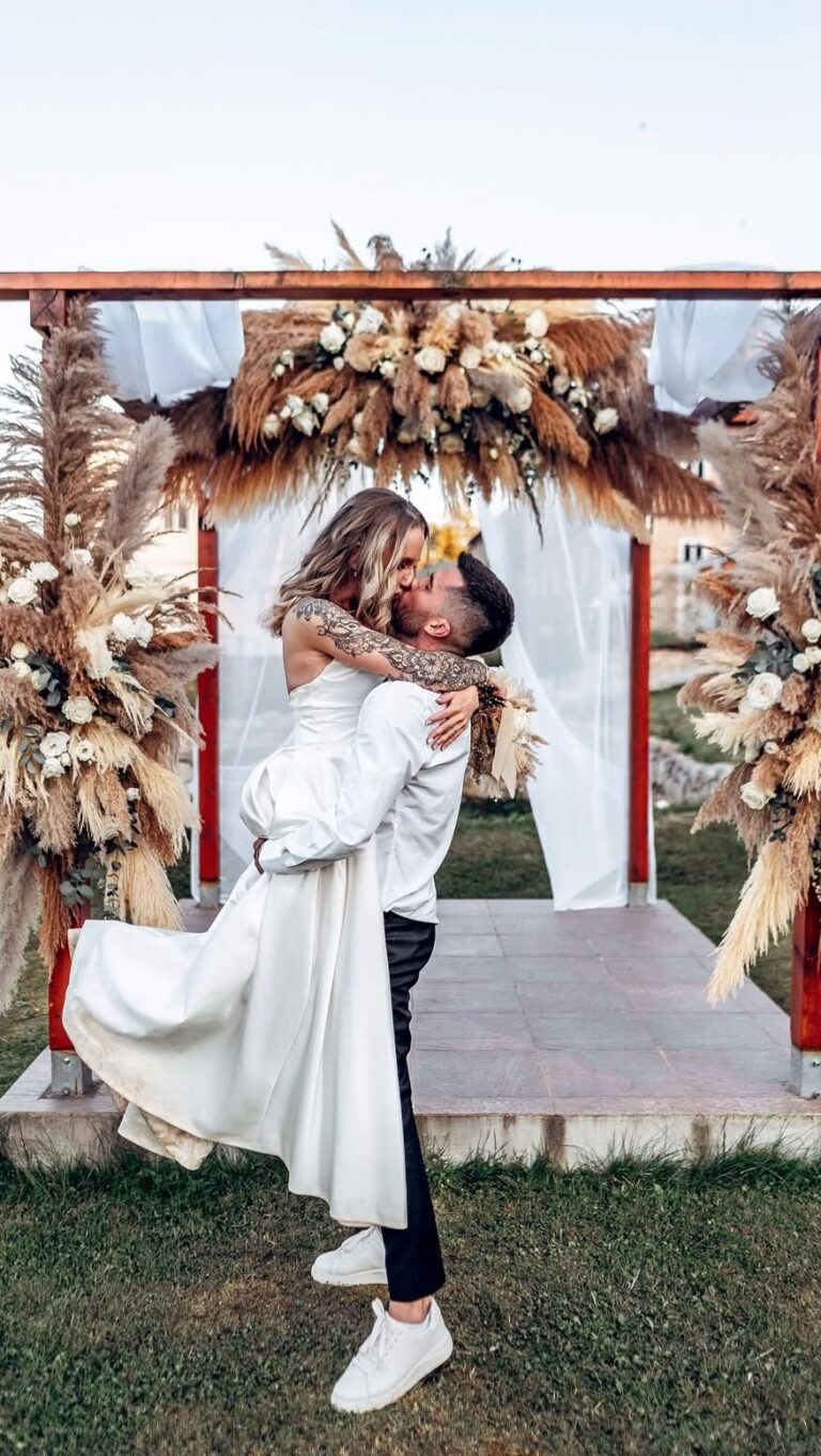 Instagram post from amoris.cz. This post is in position 2.