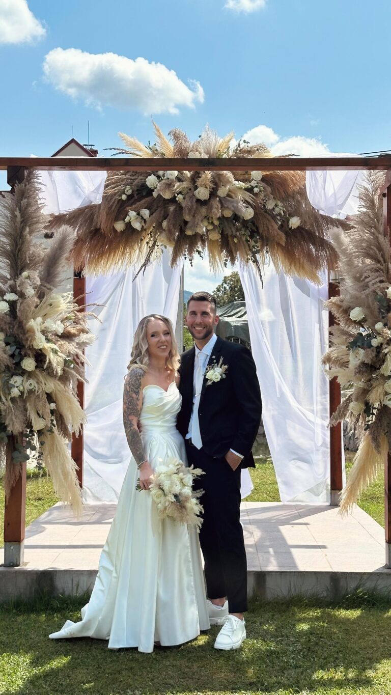 Instagram post from amoris.cz. This post is in position 4.